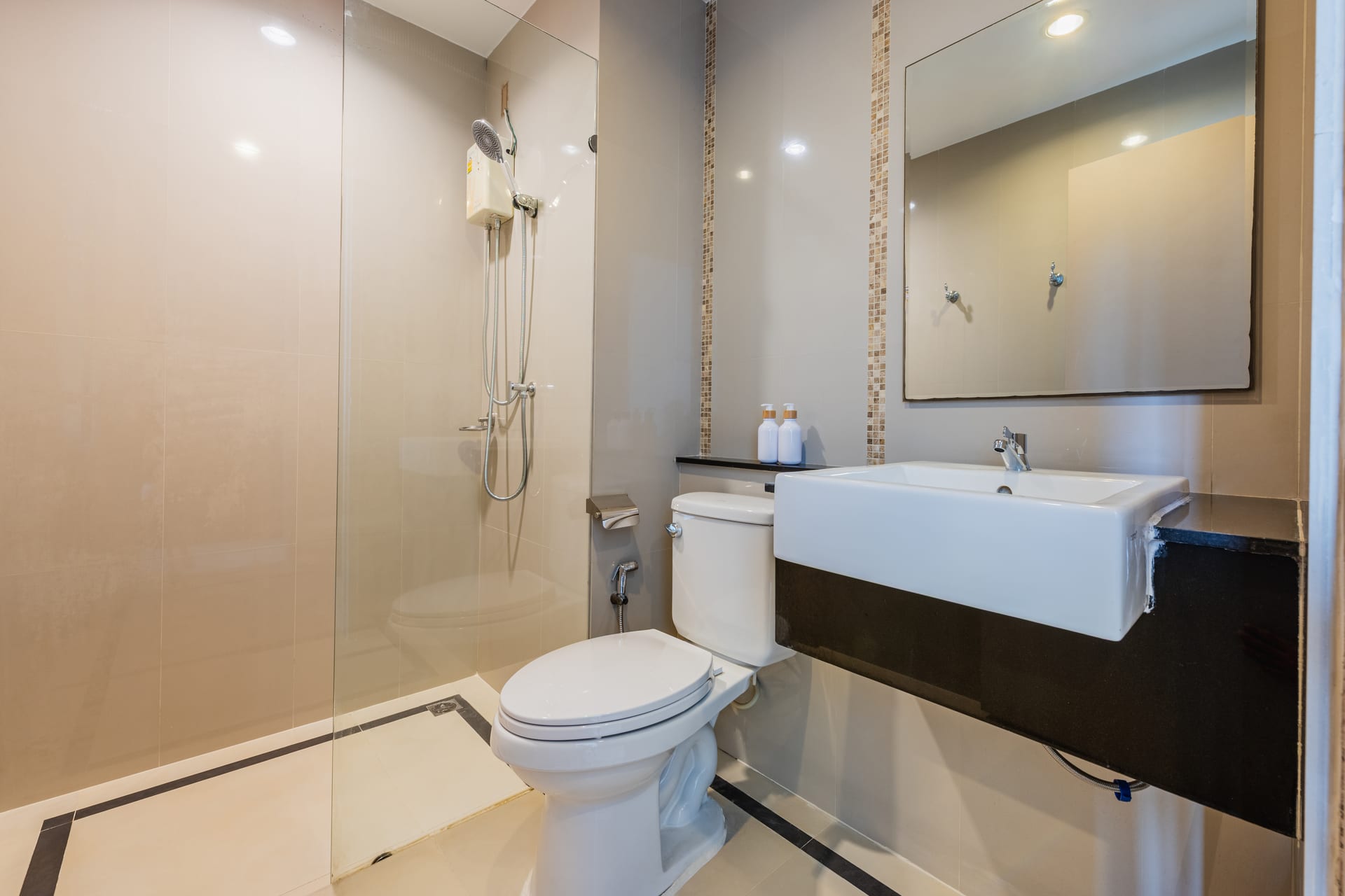 บรรยากาศภายในห้อง Superior Twin - Zayn Hotel บางนา